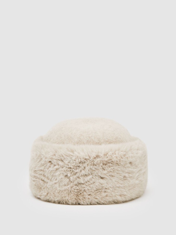 Hats, Scarves & Gloves